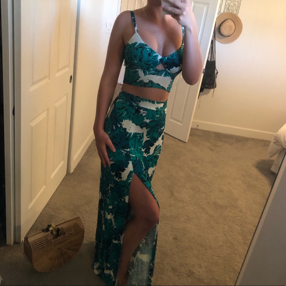 Two piece Clayton palm set NWT